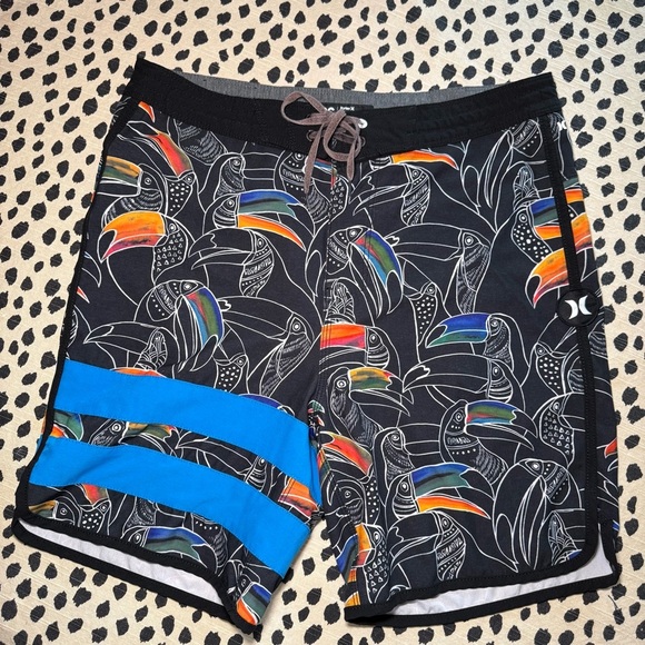 Hurley Men's Blue Toucan Patterned Board Shorts - Picture 1 of 9